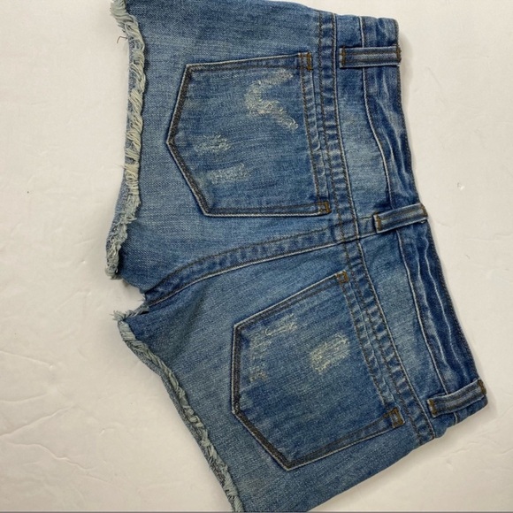 - Mine jean denim shorts - Picture 4 of 6